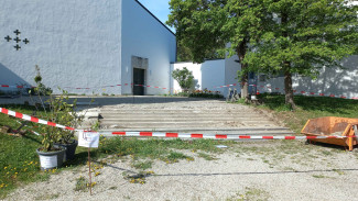 Treppenbaustelle vor Christuskirche